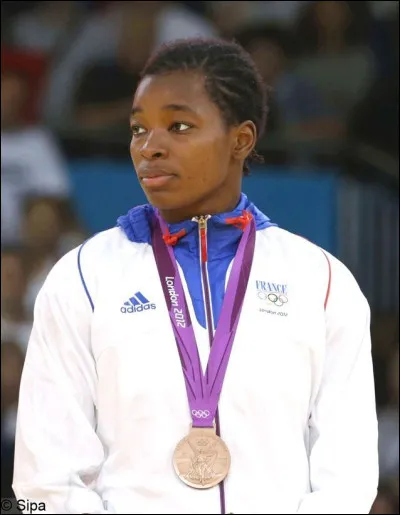 Dans quel sport s'illustre Audrey Tcheuméo, médaillée de bronze aux Jeux olympiques de Londres et d'argent aux Jeux olympiques de Rio ?