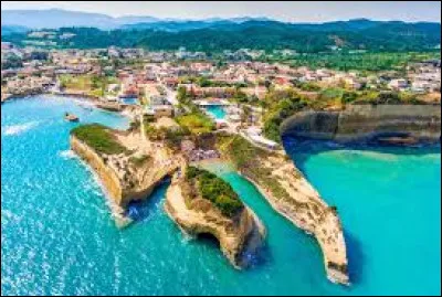 Quel est le surnom de l'île de Corfou ?