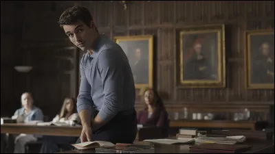 Comment s'appelle son professeur ?