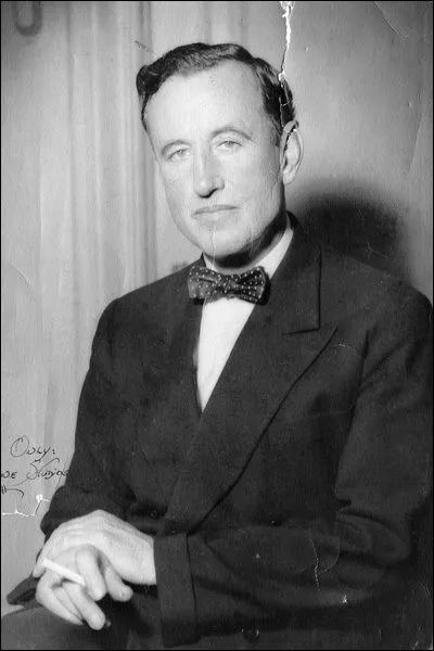 Ian Fleming est mort le 12 août 1964 à Canterbury. Laquelle de ces propositions est le titre d'un roman de ce romancier ?