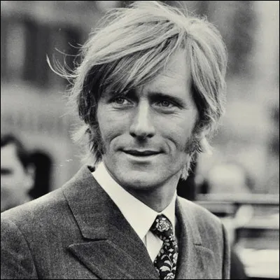 Nino Ferrer est décédé le jeudi 13 août 1998. En quelle année a eu lieu l'immense succès du chanteur avec sa chanson "Le Sud" ?