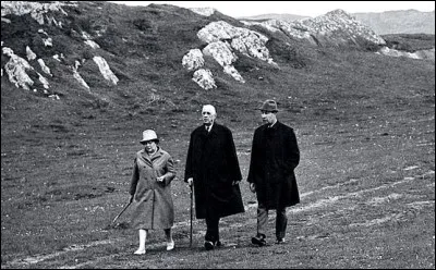 Intrinsèquement lié à la culture celtique, dans quel pays s'exile de Gaulle après sa défaite au référendum de 1969 ?