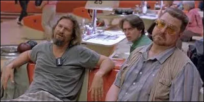 Quel est le passe-temps préféré du héros du film "The Big Lebowski" incarné par Jeff Bridges ?