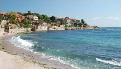 Quelle mer borde la Bulgarie ?