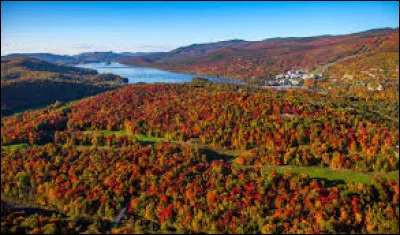 Dans quel pays se situe la région administrative des Laurentides ?