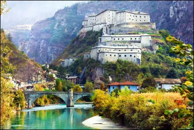 De quel pays la Vallée d'Aoste est-elle une région ?