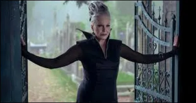 Comment la sœur de Morticia s'appelle-t-elle ?