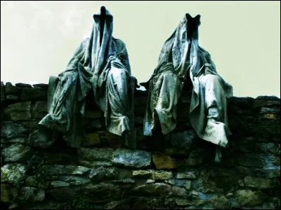 Ce duo fait un black metal atmosphérique sur le thème de l'univers de Tolkien. Qui est-ce ?