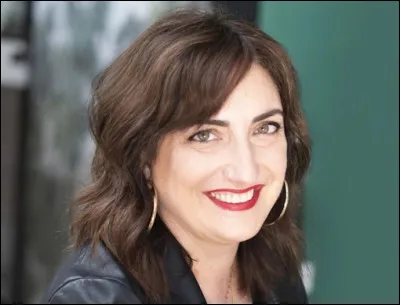 Qui est cette écrivaine, auteure du roman ''Il est grand temps de rallumer les étoiles'' ?