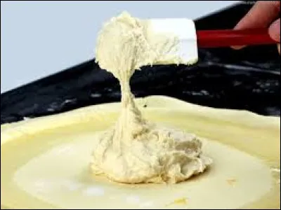 Laquelle de ces crèmes est une composante de la crème frangipane ?