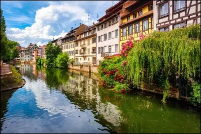 Quelle ville française est traversée par l'Ill ?