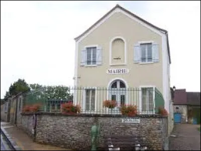 Nous partons maintenant en Île-de-France, à Gressey. Commune de l'arrondissement de Mantes-la-Jolie, elle se situe dans le département ...