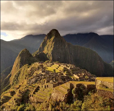 Quand le Machu Picchu est-il peu à peu abandonné ?