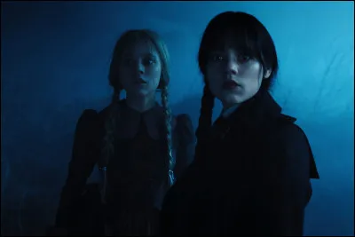 Je suis le nouveau petit ami de la meilleure amie de l'héroïne et je suis jaloux de son ex.