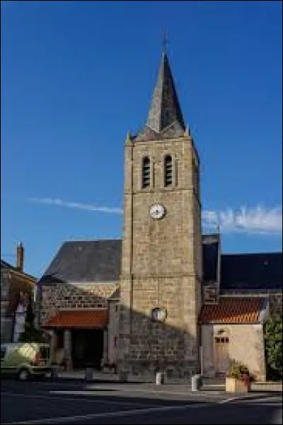 Voici l'église Saint-Maixent, à Geay. Village de l'arrondissement de Bressuire, il se situe dans le département ...
