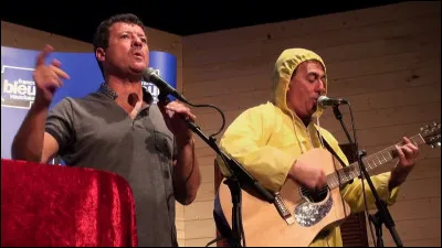 Les Chevaliers du Fiel ont fait un sketch culte qui sintitule "La Simca ...".