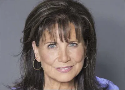 Quel est le nom du célèbre magazine politique présenté par Anne Sinclair de 1984 à1997 ?