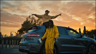 Dans Saiyan, avec qui Heuss LEnfoiré partage-t-il le feat ?