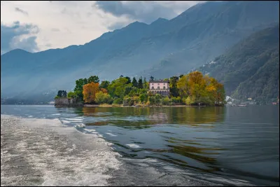 Quelle île italienne ne fait pas partie des îles Borromées ?