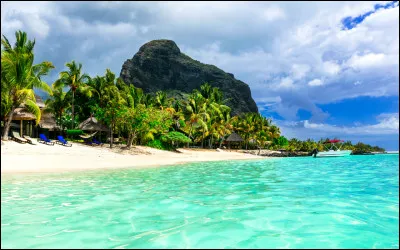 Tout d'abord, quel est le drapeau officiel de l'île Maurice ?