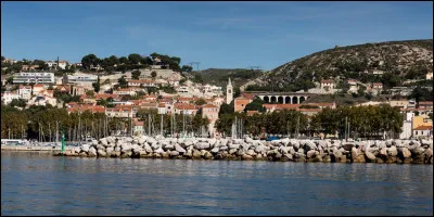 Comment se nomme le quartier situé au nord-ouest de Marseille, sur le littoral maritime, à 10 km du Vieux-Port ?