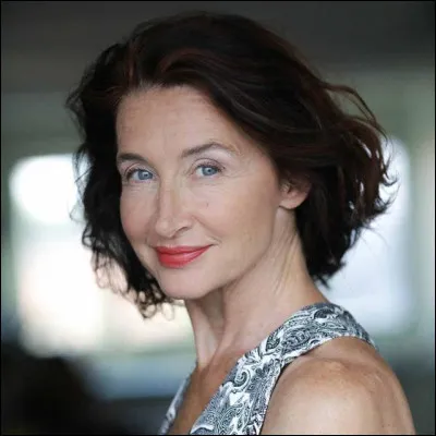 Qui est cette actrice qui joue le rôle de ''Laurence'' dans le téléfilm ''Poison d'avril'' ?