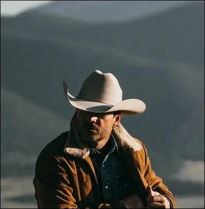 Comment sappelle le chapeau porté par le cowboy ?