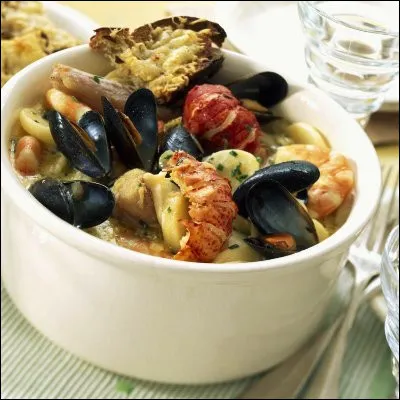 Quel ustensile de cuisine, dont la version chinoise est parfois appelée "spider", peut être à bouillon, à confiture ou à cotriade ?