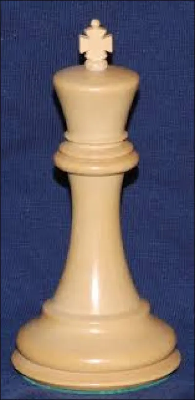 Aux échecs, comment se déplace le roi ?