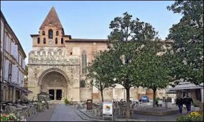 Je vous attends à présent devant l'abbaye Saint-Pierre, à Moissac. Ville de l'aire d'attraction Castelsarrasinoise, traversée par le Tarn, le Lemboulas et le Lembous, elle se situe dans le département ...