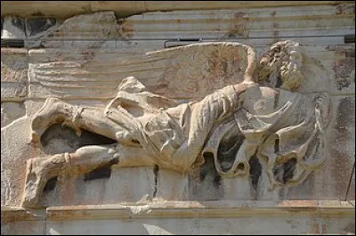 Dans la mythologie grecque, comment se nomme la personnification du vent de l'Est ?