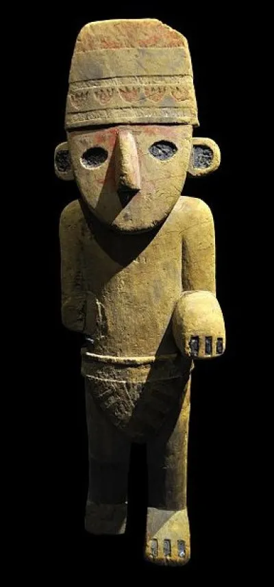 Cette statue chimù précolombienne, très semblable à celle apparaissant dans un album, est visible au musée Art et Histoire de Bruxelles. Dans quel album la retrouve-t-on ?