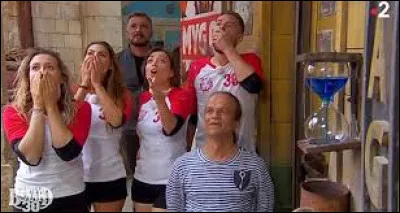La clepsydre est un accessoire utilisé dans le jeu télévisé "Fort Boyard". À quoi sert-elle ?