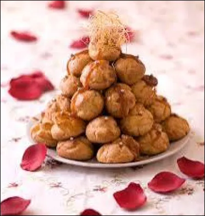 Quel est le nom de la traditionnelle pièce montée aux choux ?