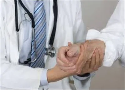 Quelle est la spécialité d'un gérontologue ?