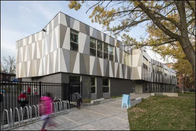 Bienvenue !

Premièrement, arrives-tu à l'heure à l'école ?