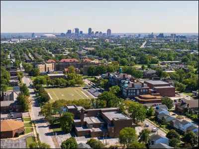 Quelle ville est surnommée "la ville éternelle" ?