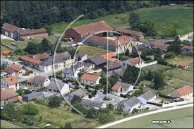 Notre balade dominicale commence dans le Perthois, à Brusson. Village du Grand-Est, dans l'aire d'attraction Vitryate, il se situe dans le département ...