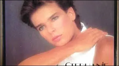 Comment s'appelle la chanson de la princesse Stéphanie de Monaco, classée première du Top 50 en 1986 ?
