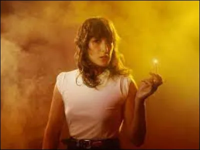 Quel est le nom de cette chanteuse ?