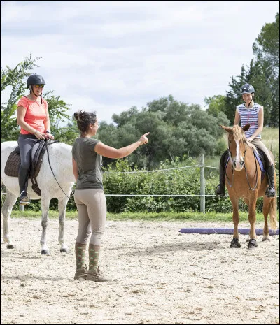 Pour bien progresser à cheval, la clé est de...