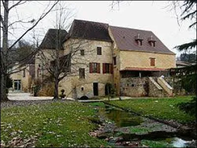 Village de l'arrondissement de Sarlat-la-Canéda, Sagelat se situe dans le département ...