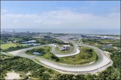 Quel est le nom de ce cicruit situé à une vingtaine de kilomètres à l'ouest d'Amsterdam ?