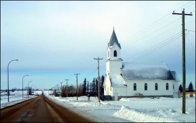 Si je vous dis que Valhalla Centre est un hameau situé dans la province d'Alberta, dans quel pays sommes-nous ?