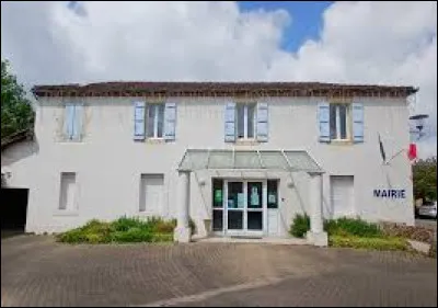 Nous descendons maintenant en Nouvelle-Aquitaine, à Bats. Commune de l'aire d'attraction Montoise, elle se situe dans le département ...