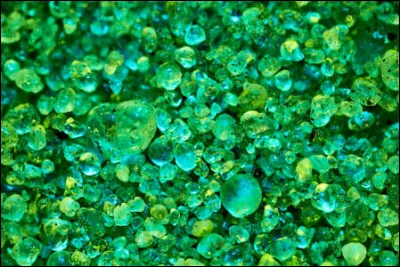 Quel pays dont la capitale est Bogota est le plus important producteur d'émeraudes ?