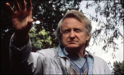 Qui est ce cinéaste britannique, réalisateur du film ''La Forêt d'émeraude'' ?
