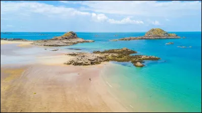 Où la Côte d'Émeraude est-elle située ?