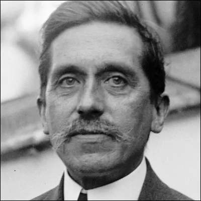 Quelle partie de la stratosphère, indispensable à la vie, a été découverte en 1913 par Henri Buisson et Charles Fabry ?