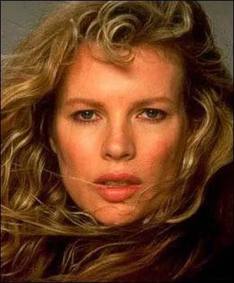 Kim Basinger est ne en 1953 en Gorgie dans une ville qui porte le mme nom (anglicis) qu'une ville de Grce. Laquelle ?